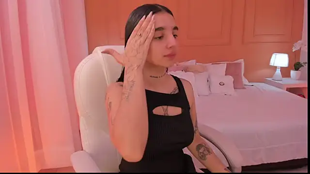 Abriil cutee online show from 11, 6, 2026