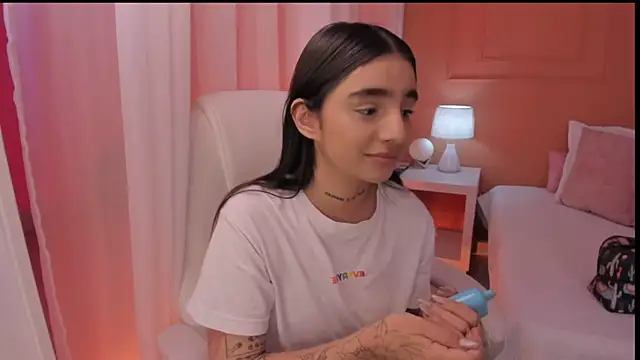 Abriil cutee online show from 16, 6, 2026