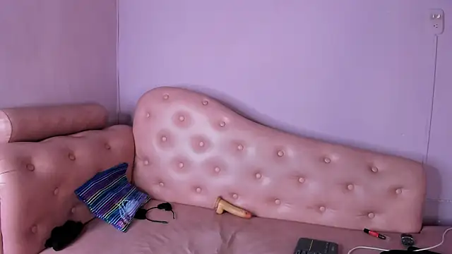 LeticiaHinkley online show from 2, 2, 2026