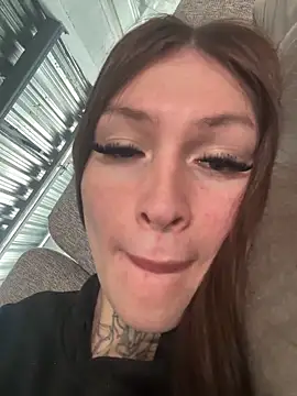 lizz lunna online show from 21, 4, 2026