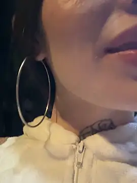 lizz lunna online show from 22, 4, 2026