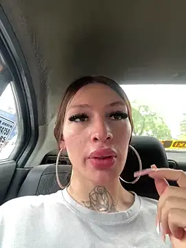 lizz lunna online show from 23, 4, 2026