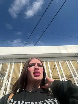 lizz lunna online show from 24, 4, 2026