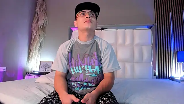 Roger And Ramona online show from 21, 4, 2026