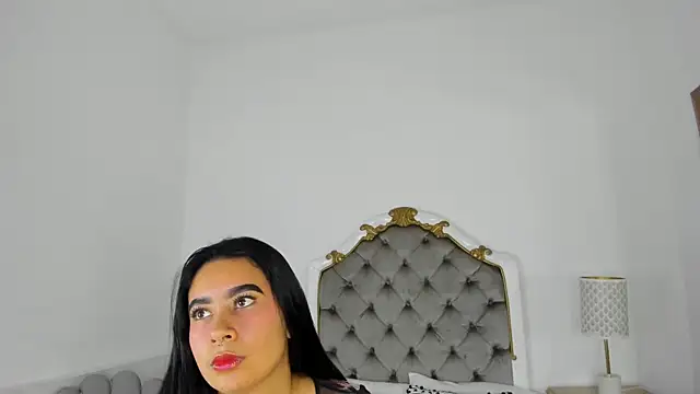 Snapshot of paulina_lux chatting on 7, 2, 2026 paulina lux online show from 7, 2, 2026