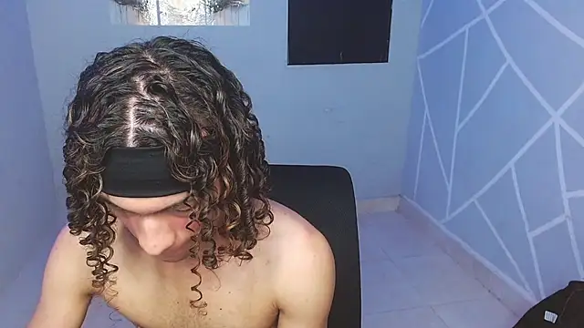 Axel fox77 online show from 2, 8, 2026