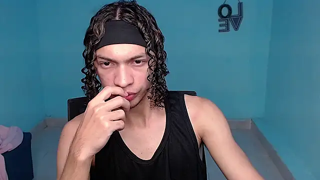 Axel fox77 online show from 6, 8, 2026