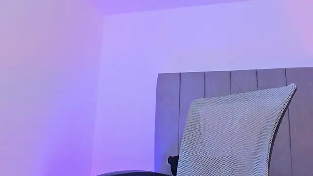 Adonys Lewis  online show from 22, 4, 2026