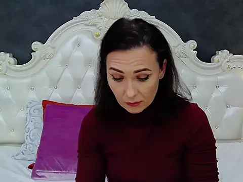 VeraNoir online show from 6, 2, 2026