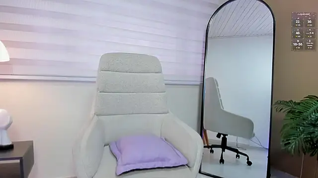 Lara reynolds  online show from 26, 4, 2026