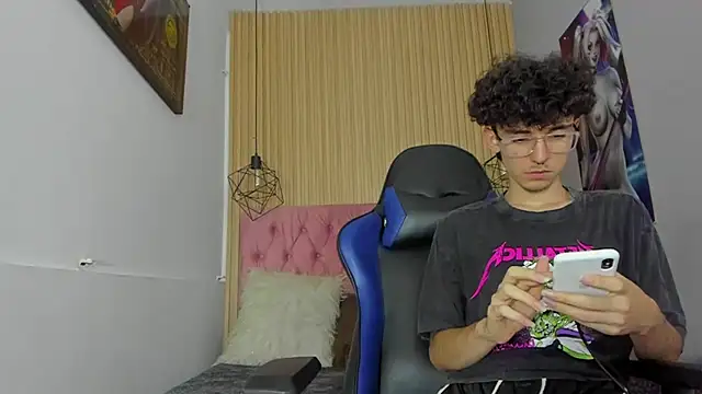 Snapshot of Syriussz chatting on 12, 3, 2026 Syriussz online show from 12, 3, 2026