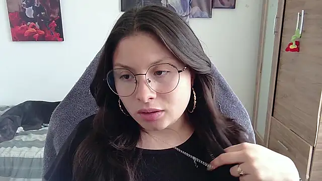 yessica gomez01 online show from 24, 4, 2026