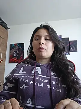 yessica gomez01 online show from 13, 7, 2026