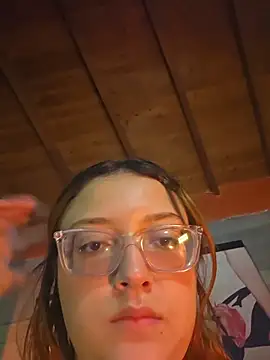 Mia Franklyn online show from 9, 2, 2026