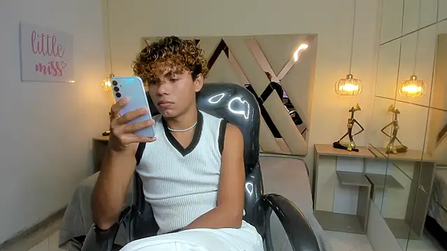 Anyelo Twink online show from 10, 3, 2026