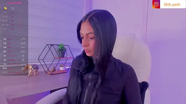 lilith petit  online show from 23, 4, 2026