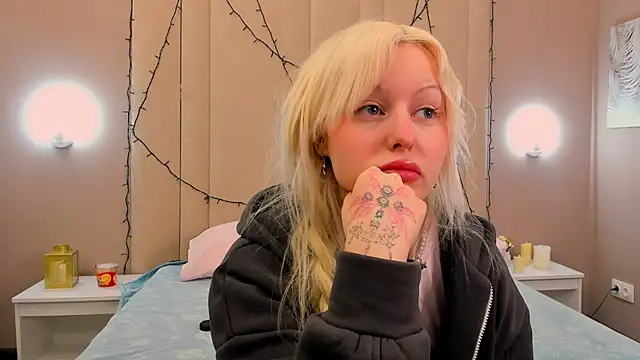 AdeleSilvy online show from 20, 4, 2026