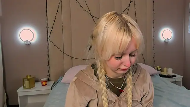 Snapshot of AdeleSilvy chatting on 5, 5, 2026 AdeleSilvy online show from 5, 5, 2026