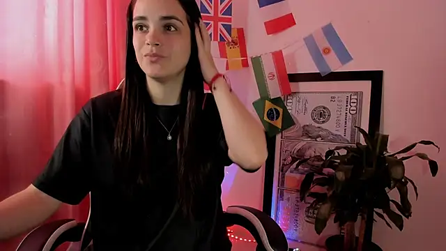 LucianaMoreau online show from 23, 6, 2026