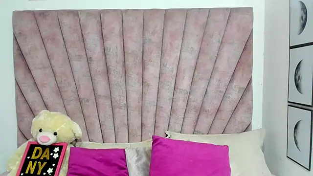 danibellucii  online show from 21, 4, 2026