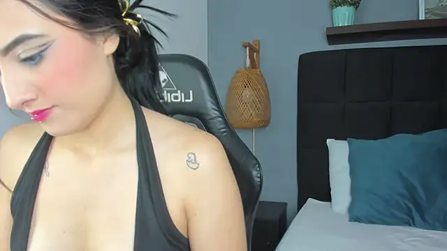 emma hiltonn  online show from 5, 2, 2026