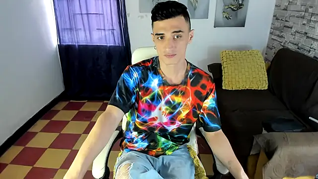 Snapshot of felipe_colinss chatting on 7, 6, 2026 felipe colinss online show from 7, 6, 2026