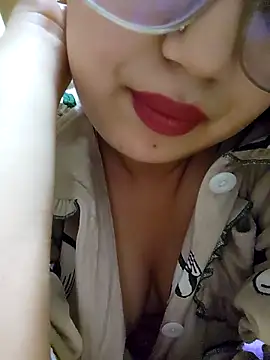 Sexy-Mouna online show from 7, 4, 2026