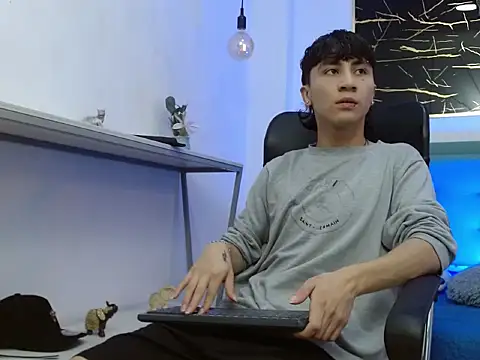 XanderGrey8 online show from 2, 2, 2026