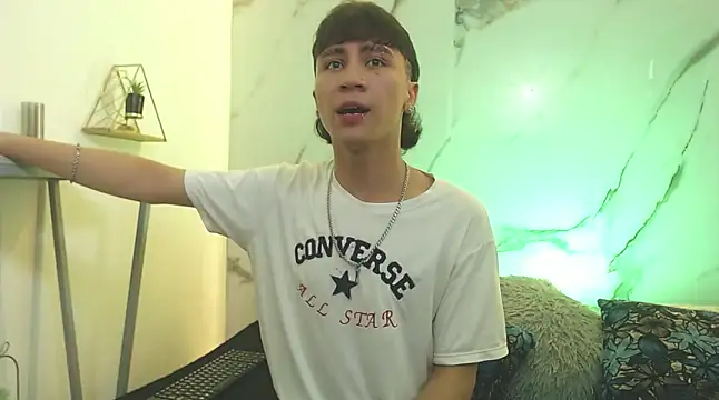 XanderGrey8 online show from 22, 4, 2026