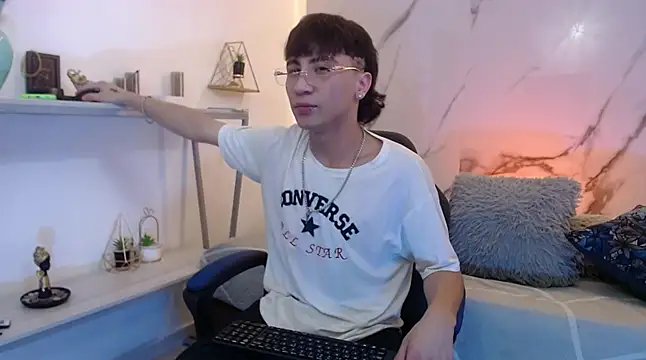 XanderGrey8 online show from 23, 4, 2026