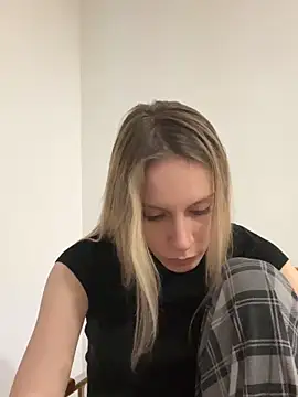 Snapshot of cherry25 chatting on 16, 1, 2026 cherry25 online show from 16, 1, 2026