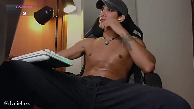 Snapshot of emilio_rivs chatting on 18, 7, 2026 emilio rivs online show from 18, 7, 2026