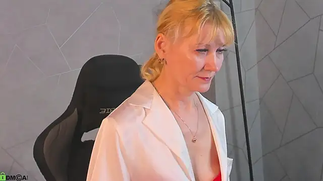 Julie Lucas online show from 21, 4, 2026