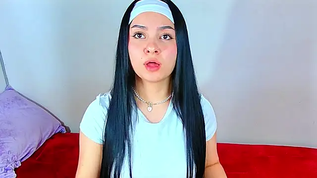 Anniecute   online show from 13, 7, 2026