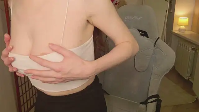 Snapshot of Julies_Lii chatting on 8, 3, 2026 Julies Lii online show from 8, 3, 2026