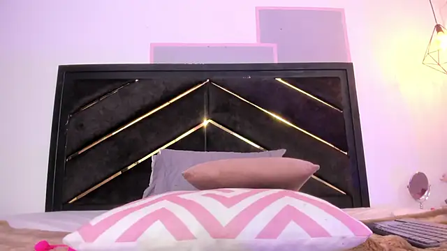 april jones05 online show from 25, 4, 2026