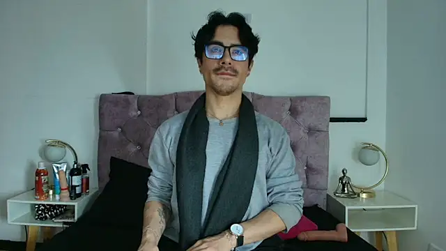 Ethan Briggs  online show from 3, 3, 2026