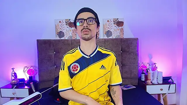 Ethan Briggs  online show from 4, 7, 2026