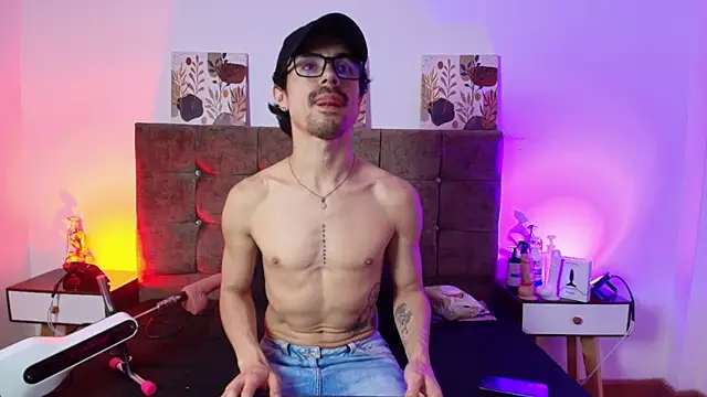 Ethan Briggs  online show from 30, 7, 2026