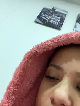 Pretty  Milf online show from 8, 3, 2026