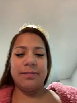 Pretty  Milf online show from 24, 4, 2026