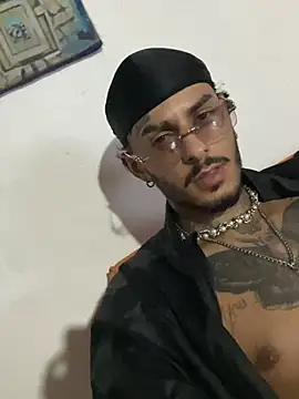 liyamjunior online show from 8, 3, 2026