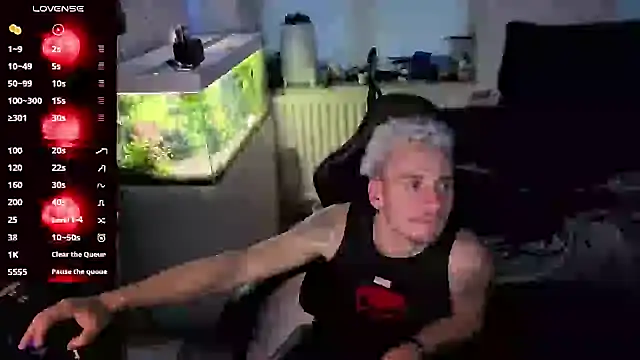 Rayzel White online show from 27, 4, 2026