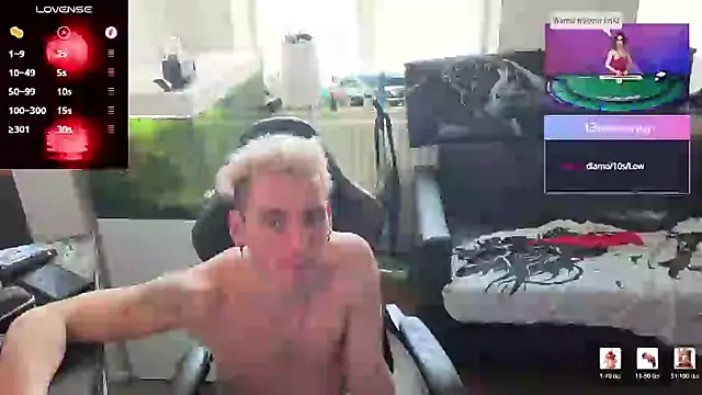 Snapshot of Rayzel_White chatting on 11, 5, 2026 Rayzel White online show from 11, 5, 2026