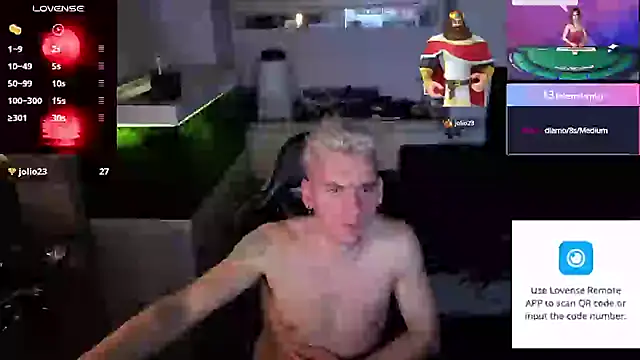 Snapshot of Rayzel_White chatting on 13, 5, 2026 Rayzel White online show from 13, 5, 2026