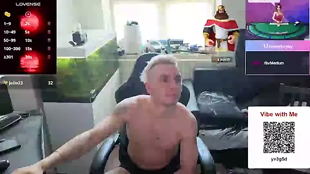 Snapshot of Rayzel_White chatting on 14, 5, 2026 Rayzel White online show from 14, 5, 2026