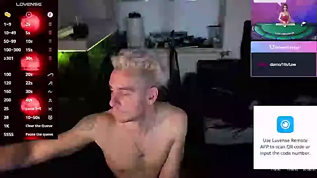 Snapshot of Rayzel_White chatting on 16, 5, 2026 Rayzel White online show from 16, 5, 2026