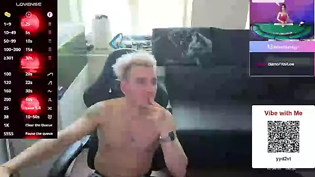 Snapshot of Rayzel_White chatting on 22, 5, 2026 Rayzel White online show from 22, 5, 2026