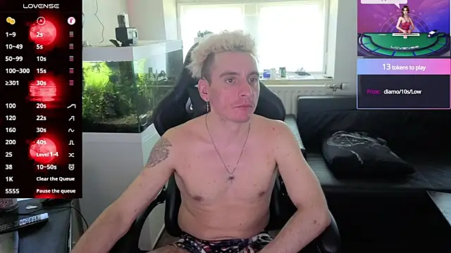 Snapshot of Rayzel_White chatting on 26, 5, 2026 Rayzel White online show from 26, 5, 2026