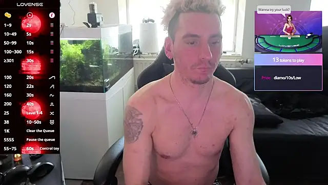 Snapshot of Rayzel_White chatting on 31, 5, 2026 Rayzel White online show from 31, 5, 2026